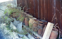 波トタンに蛸壺