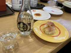 真っ昼間から冷酒とはこのバチあたり者めがっ！