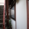 項垂れる雨どい
