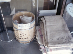麻袋はご自由に…