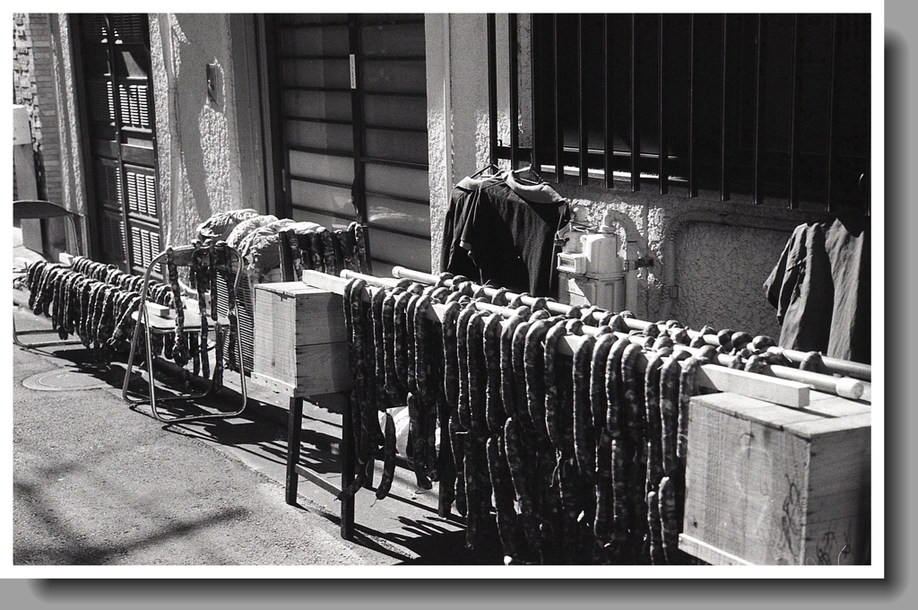 路地のソーセージ？