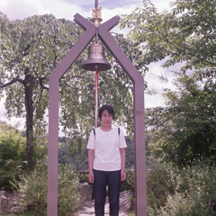 幸せの鐘のしたで…