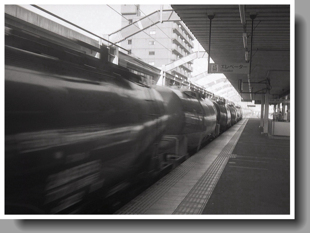 タンク車両通過