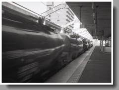 タンク車両通過