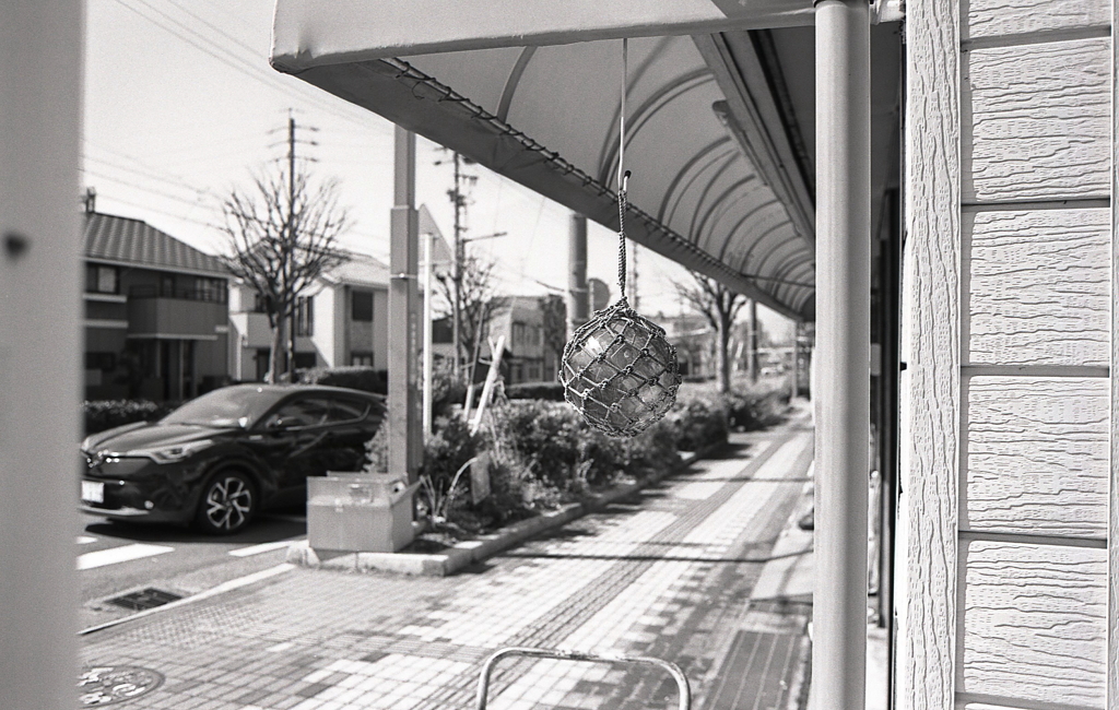 入り江角の喫茶店
