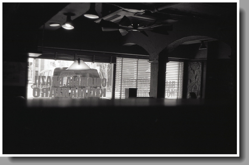 さて、どこに座ろうか…