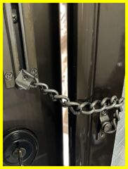 ドアを開けると隙間が狭い! ドアを開けると隙間が狭い!