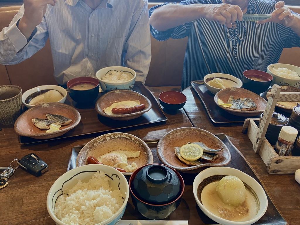 妹夫婦を連れてワンコインモーニング！