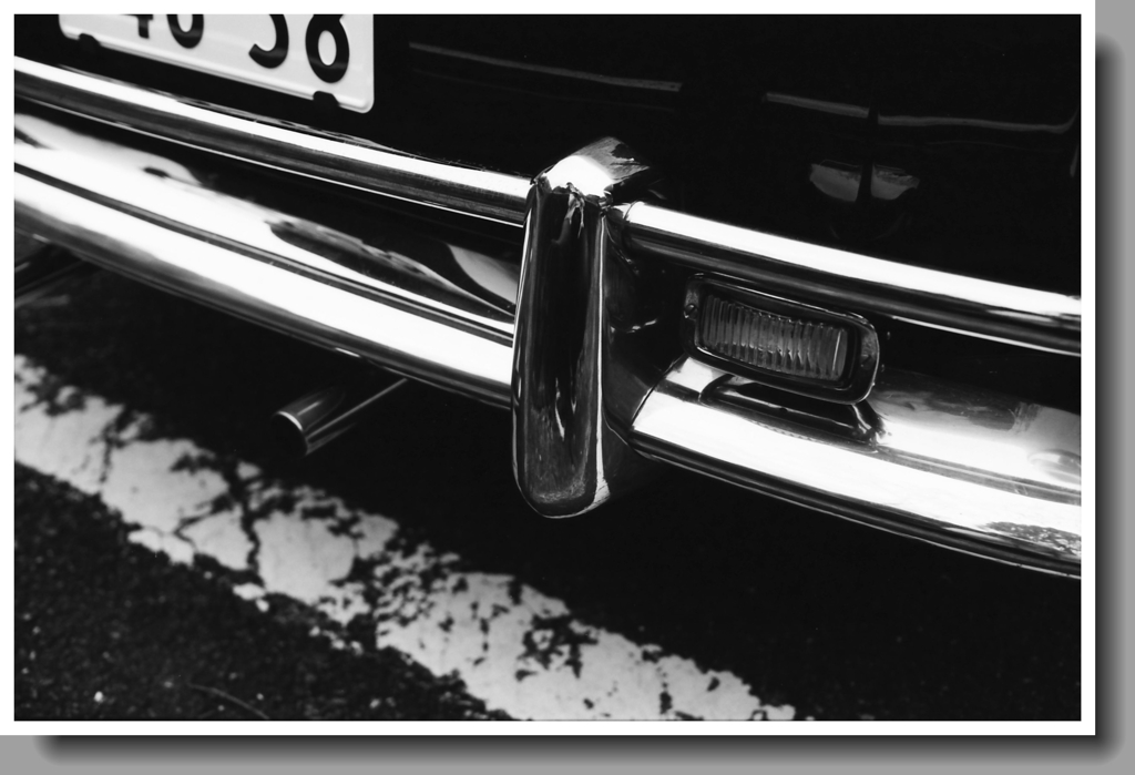 銀メッキのメタルバンパー