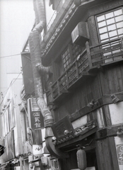 路地のダクト