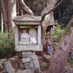 石段下の石地蔵