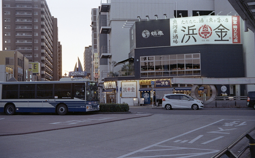 大曾根駅前宵の口