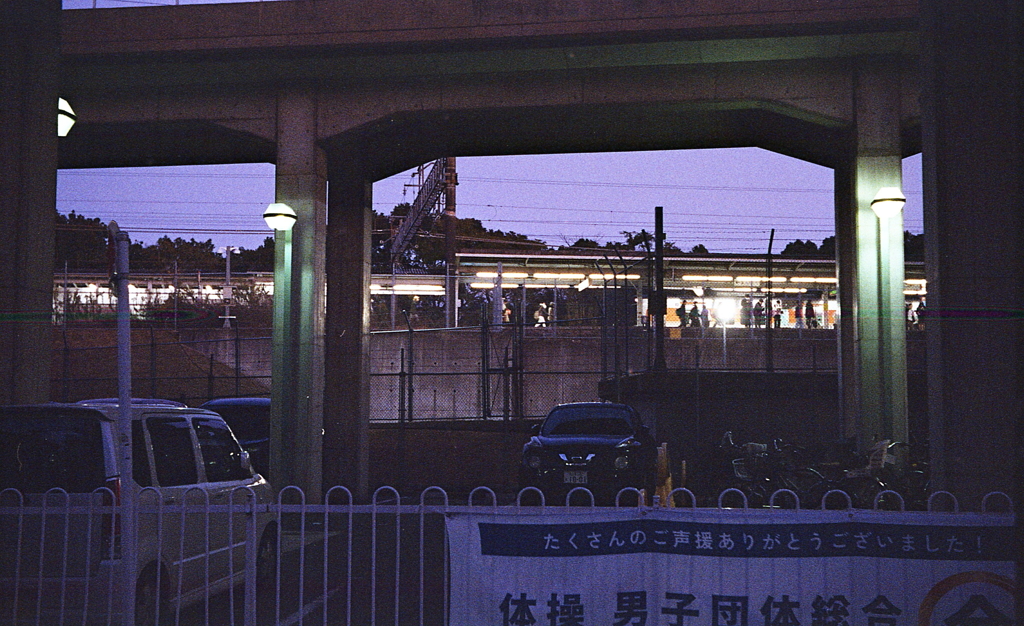 高架下から見えるJR大曽根駅ホーム