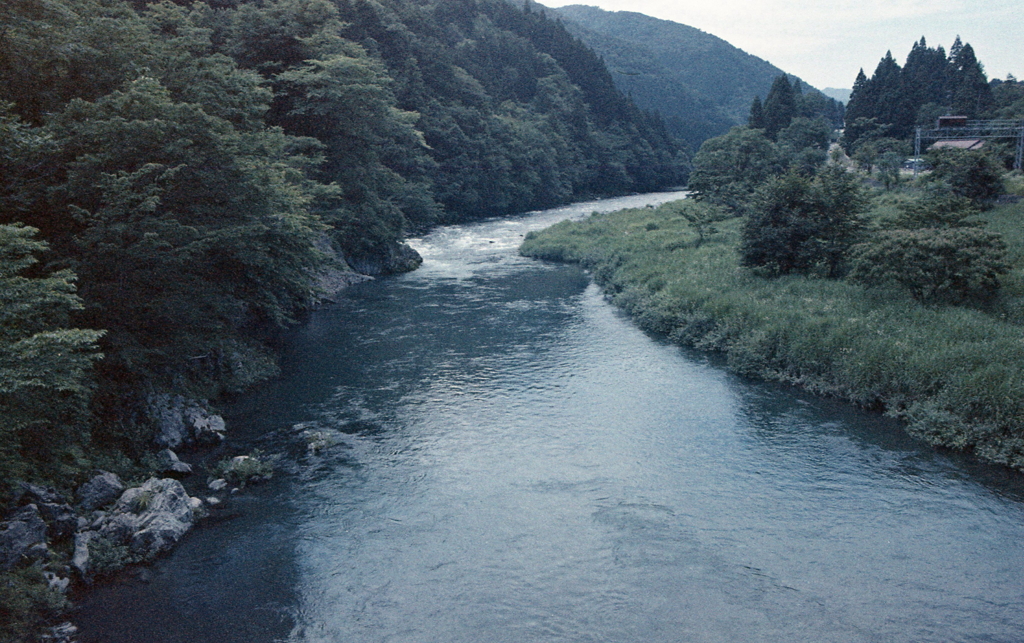 根尾西谷川