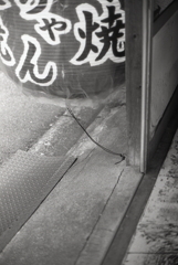 提灯から鉄板を踏むと…