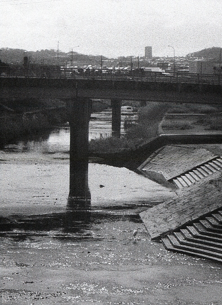 幾重に重なる橋　～内津川いつもの風景