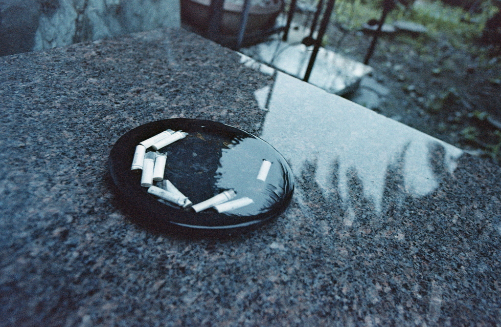 雨降りの灰皿