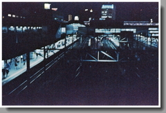 夜の金山駅ホーム