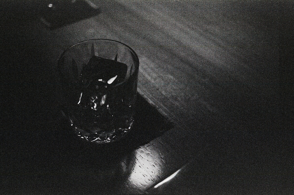 ワンショットバーボン　～乾杯した夜の写真