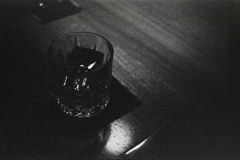 ワンショットバーボン　～乾杯した夜の写真