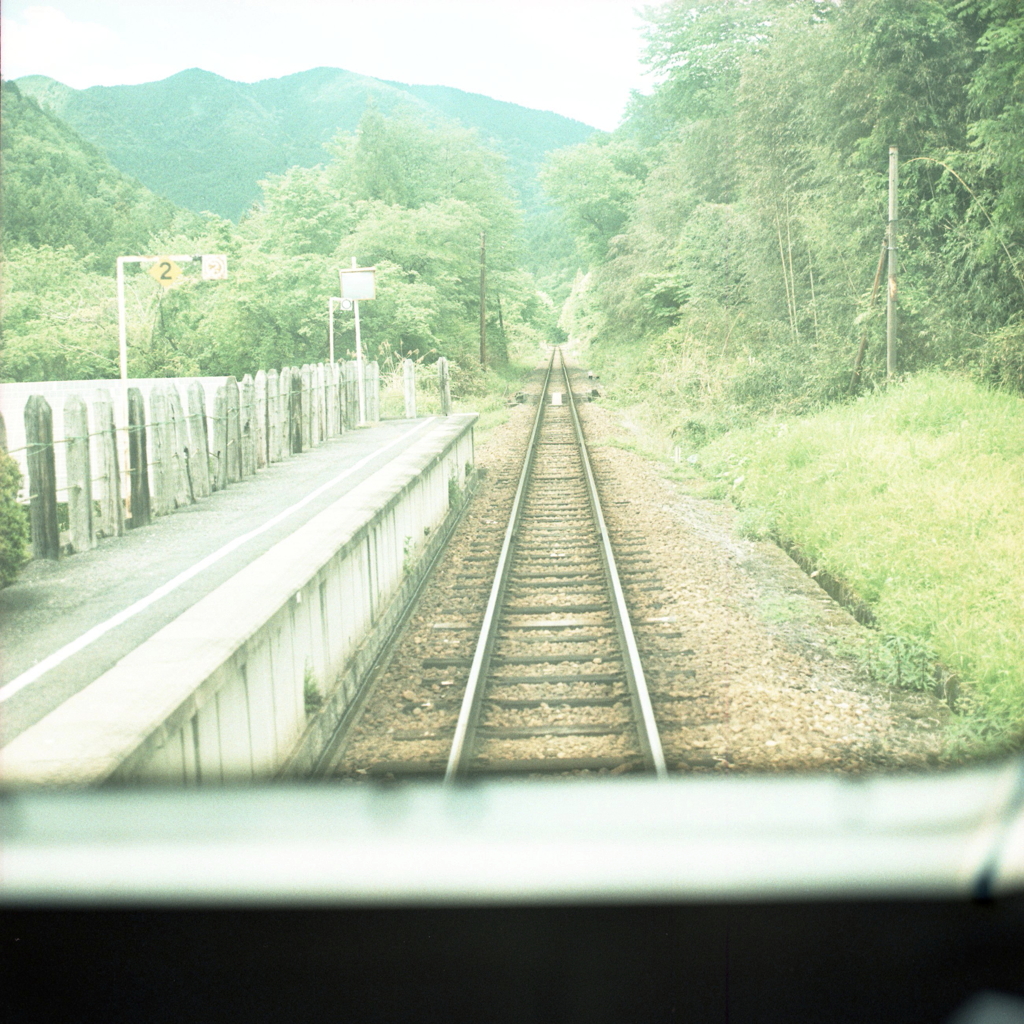 走り去る線路