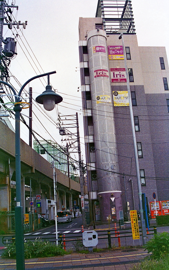 大曾根駅前風俗ビル