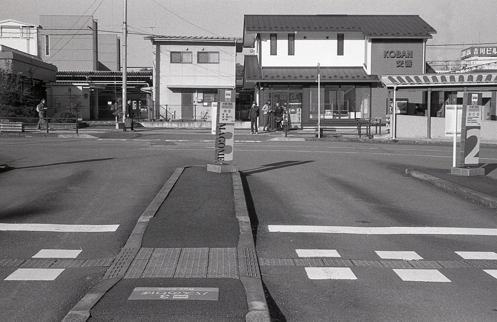 馬籠宿へのバス停