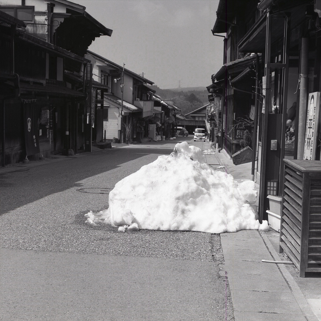 街道で一番大きな雪塊