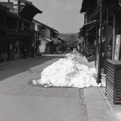 街道で一番大きな雪塊