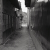 街道の細路地