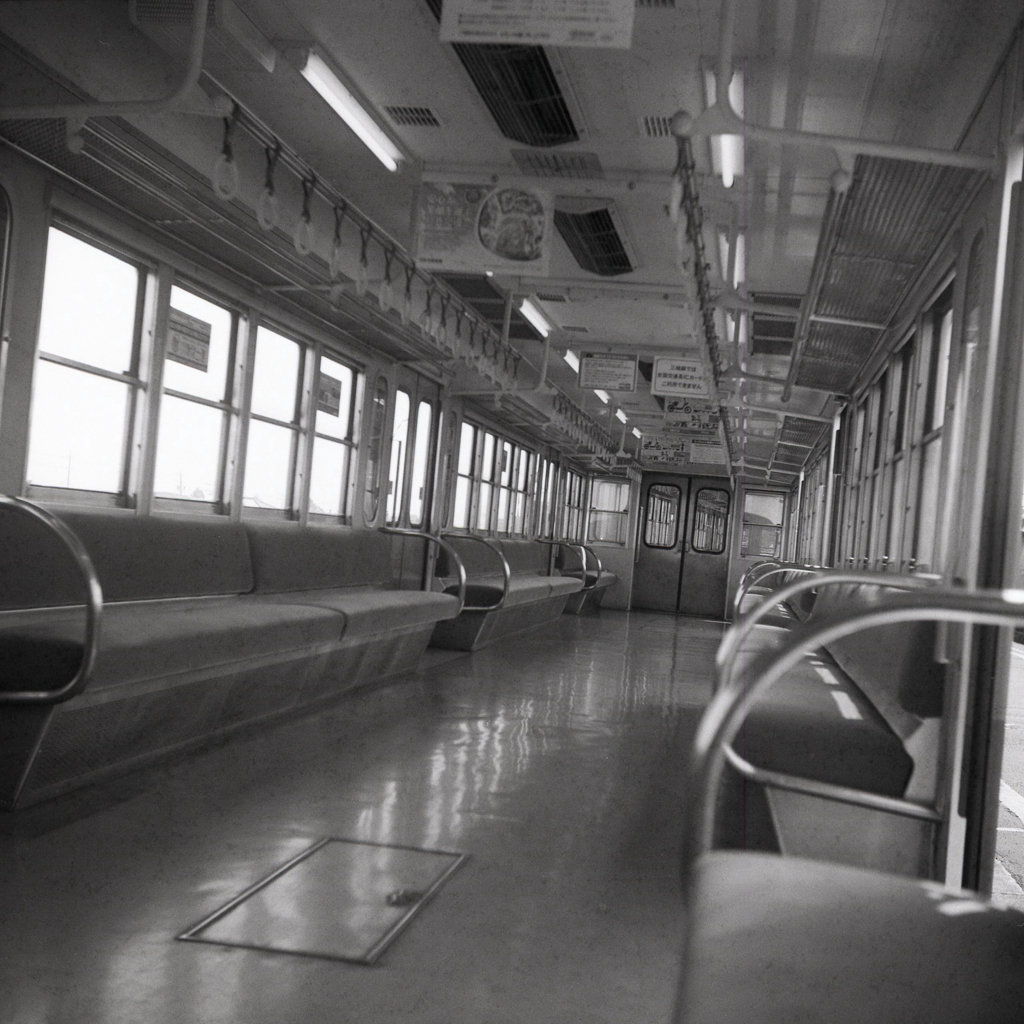 乗客が誰もいない車両