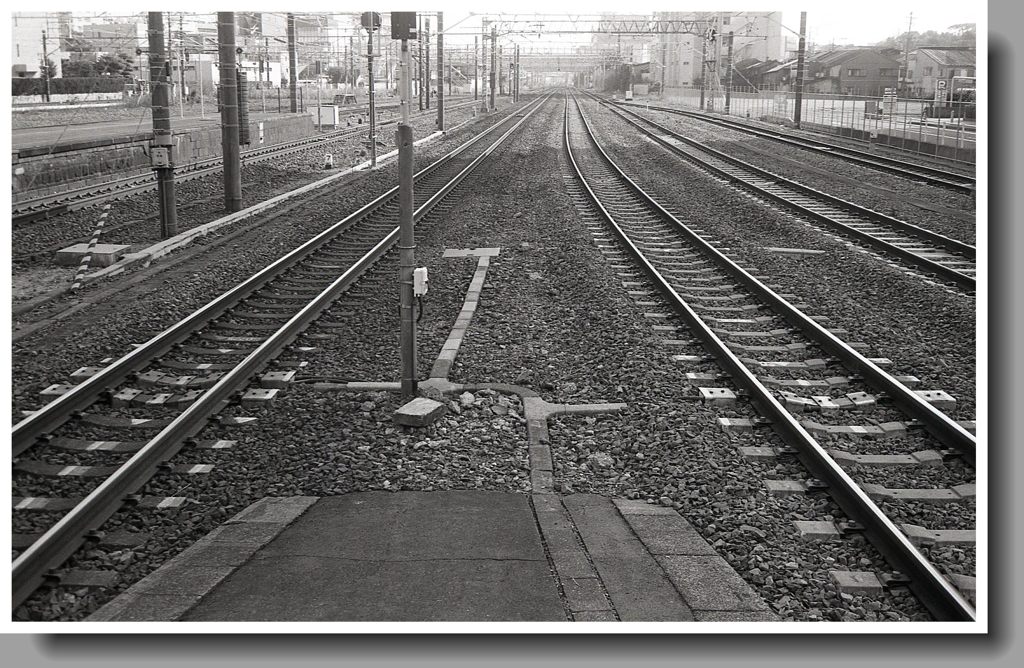 モノクロームな鉄路の風景　～今日の現像より