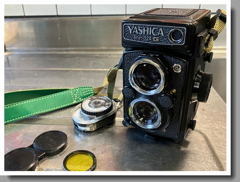 さぁ、試写のフィルムを入れようか…