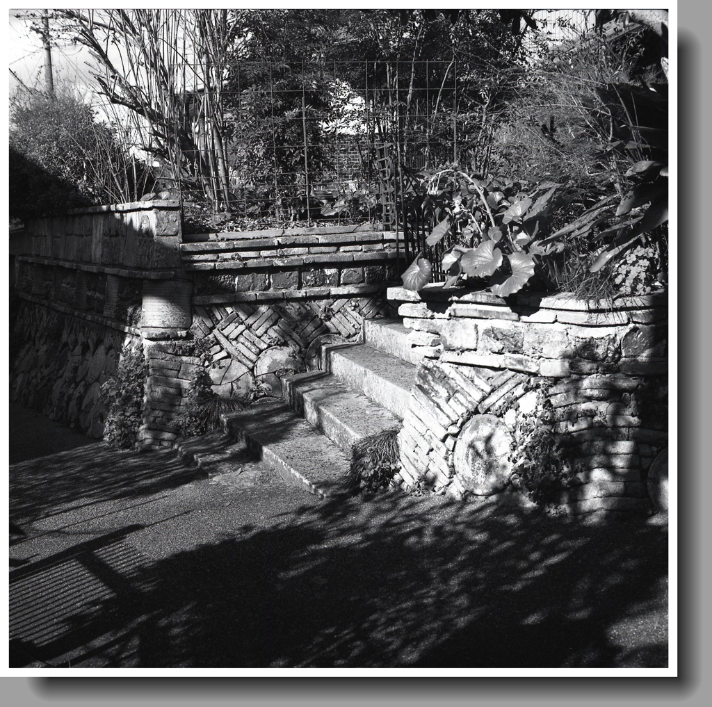 とある家の焼物の玄関