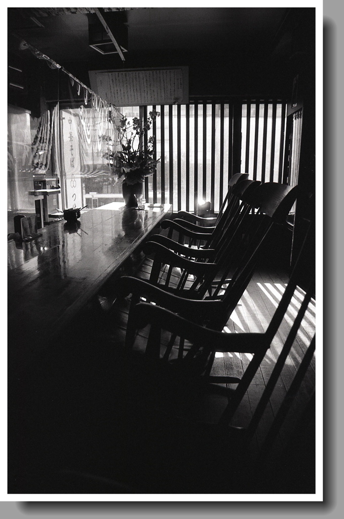 カウンタ―とロッキングチェア