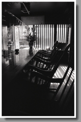 カウンタ―とロッキングチェア