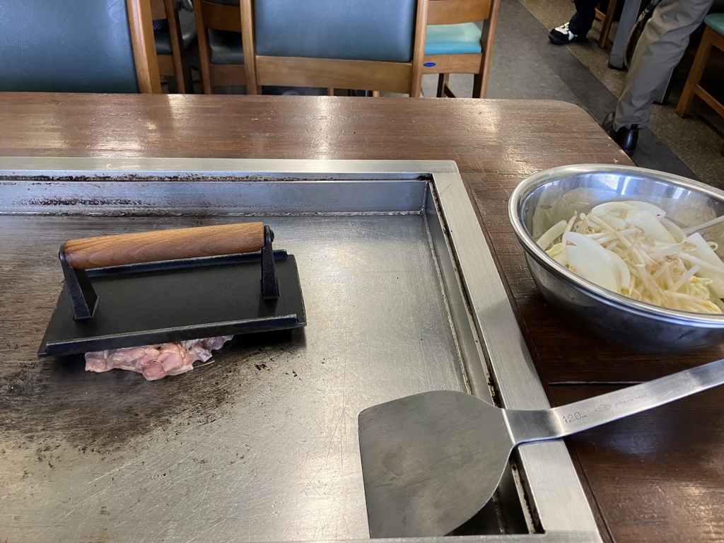 看板メニュー「ホルモン定食」