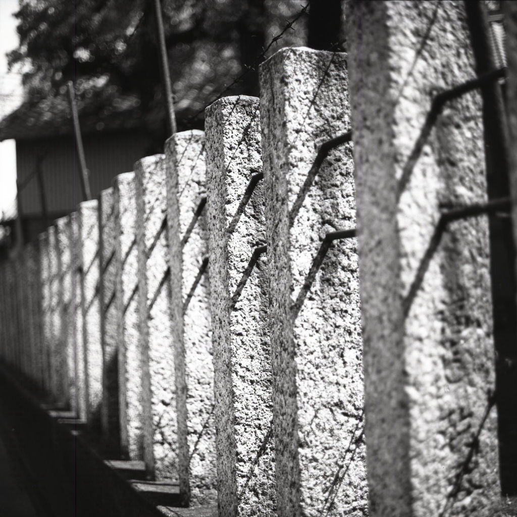 神社の石柵