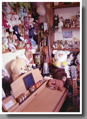 ドアを開けるとぬいぐるみ