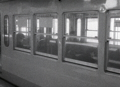 ちょっとレトロな車窓です。