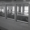 ちょっとレトロな車窓です。