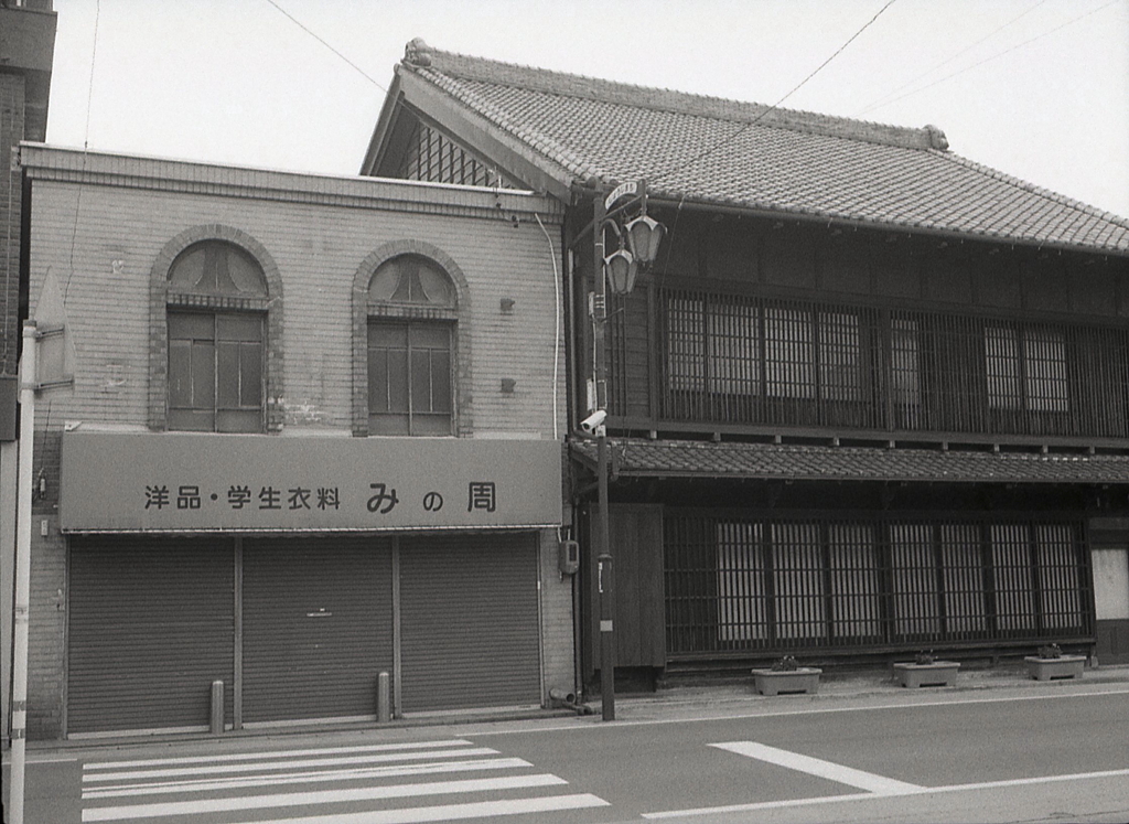 瓦格子と学ラン屋