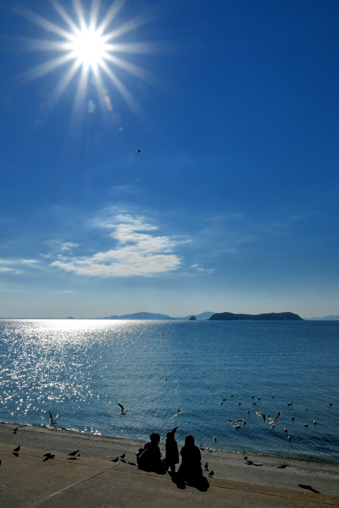 あれ見てッ　キラキラ海で思い出つくり　