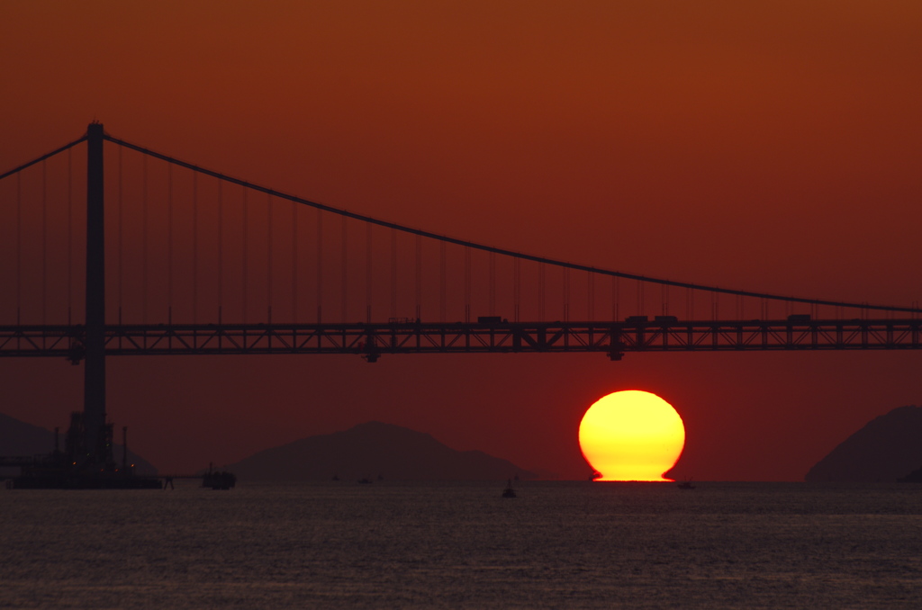 だるま夕日と瀬戸大橋