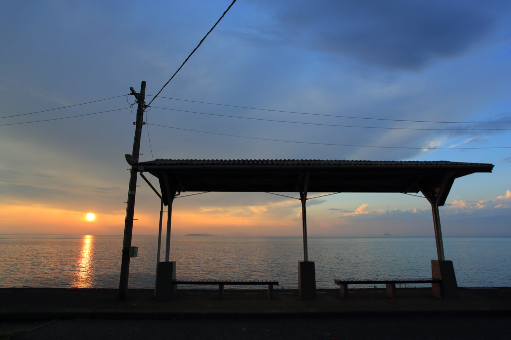 夕日の見える駅