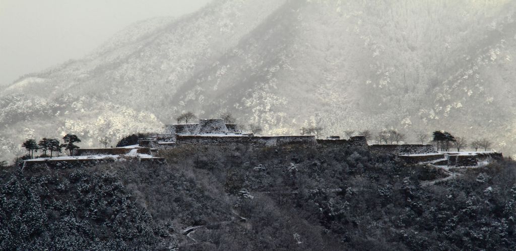 雪の竹田城