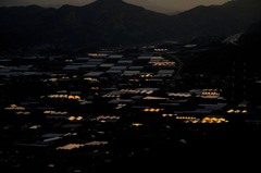 夕暮れの村
