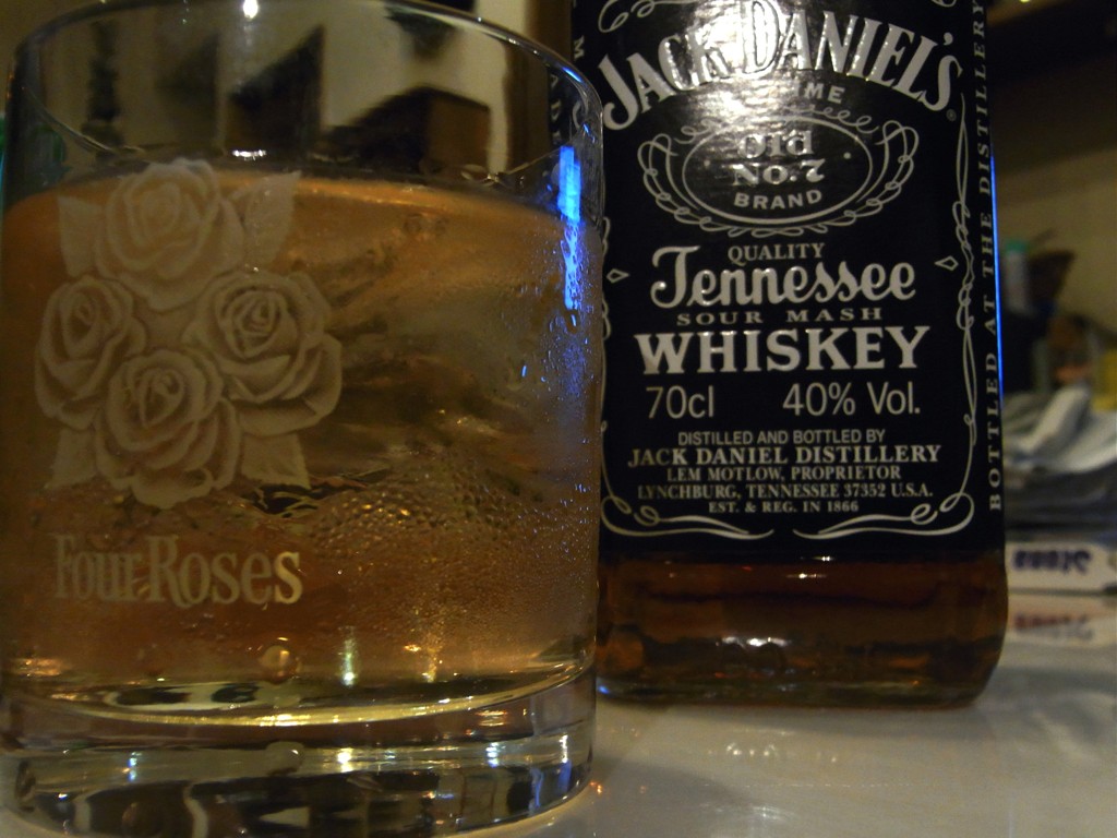 今日は宅飲みで