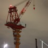 スカイツリーの隣のクレーン