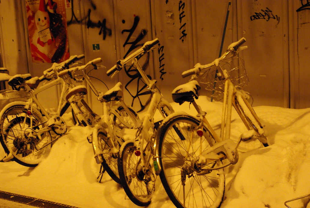 雪と自転車